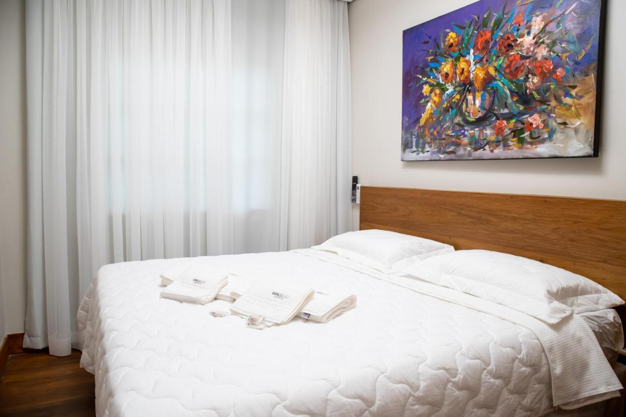 ESPAÇO 250 - Apto mobiliado, 3 quartos, sendo uma suíte, banheiro social, cozinha completa, sala de estar, ar condicionado, tv e internet Tiradentes Exterior foto